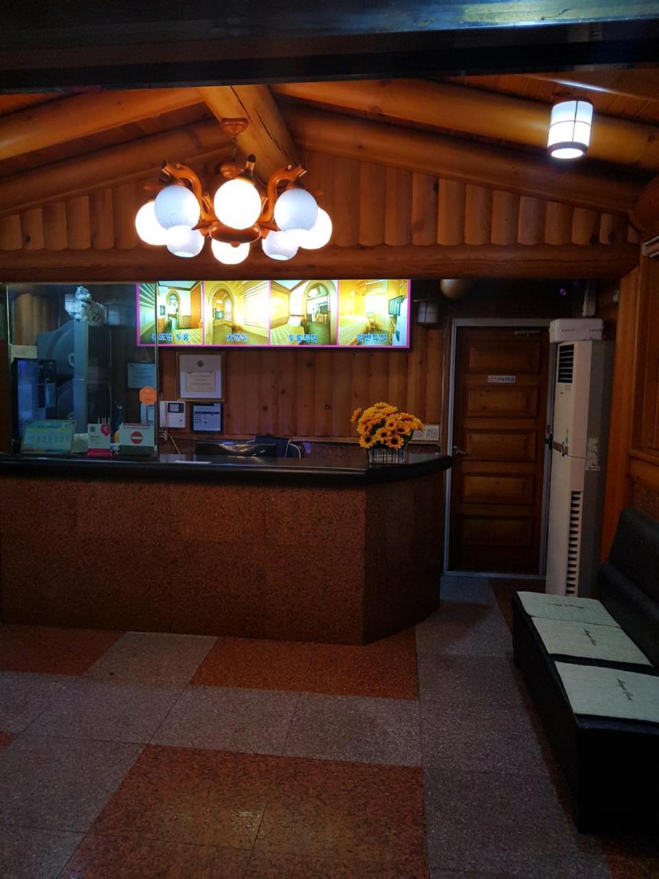 Pine Motel Борьонг Екстериор снимка