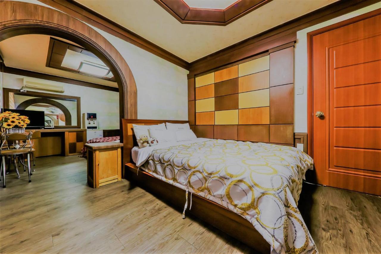Pine Motel Борьонг Екстериор снимка