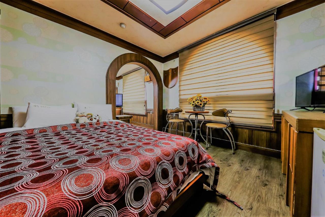 Pine Motel Борьонг Екстериор снимка