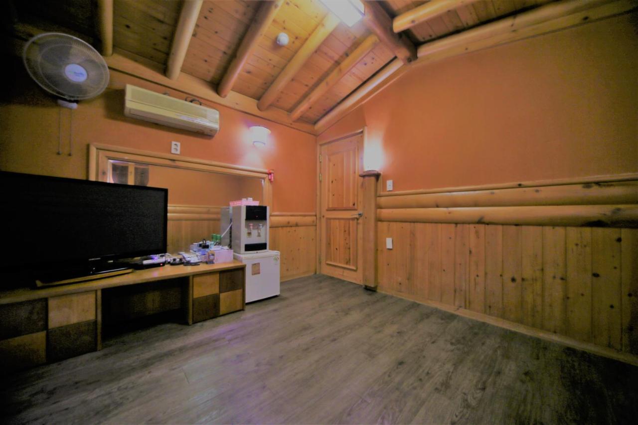 Pine Motel Борьонг Екстериор снимка
