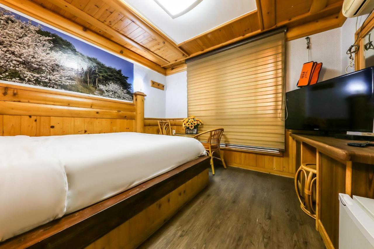 Pine Motel Борьонг Екстериор снимка